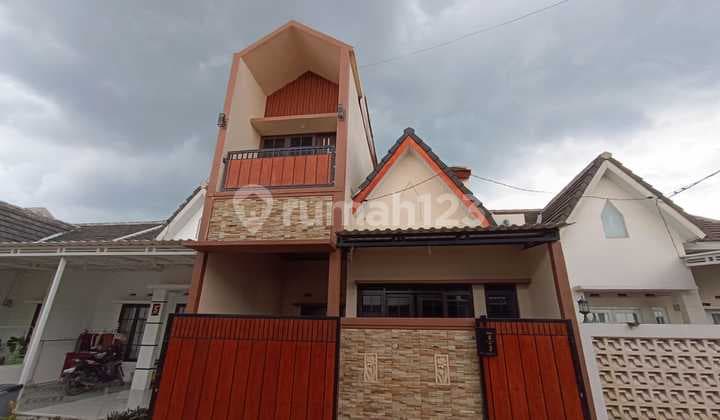 Dijual Cepat Rumah Siap Huni 2 Lantai Harga Masih Bisa Nego