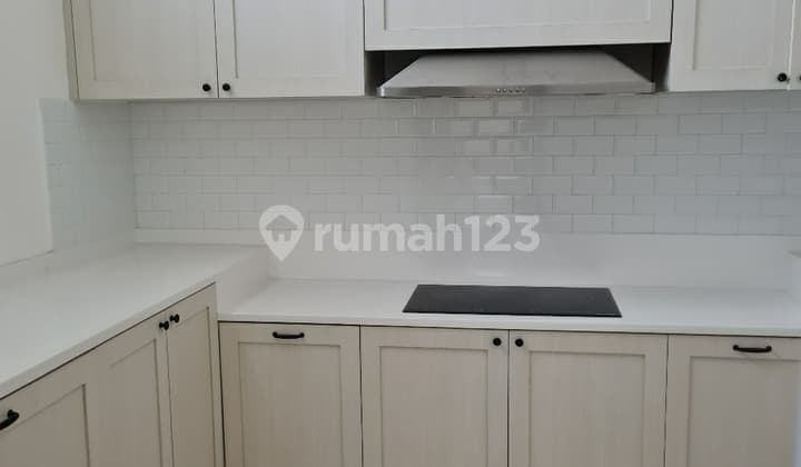 Luxury House In Exclusive Cluster Alam Sutera