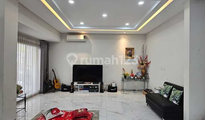 Rumah Green Lake City, Amerika.latin, Uk 10x18, Shm, Siap Huni
