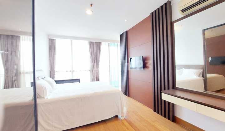 Apartement Residence 8 Apartment 1 BR Furnished Bagus