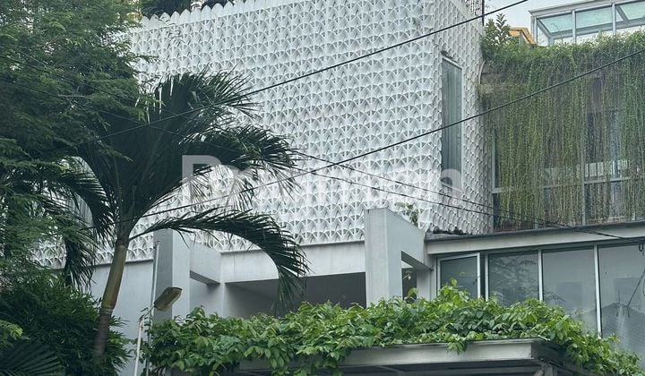 RUMAH DIJUAL CANTIK BERTINGKAT SIAP HUNI