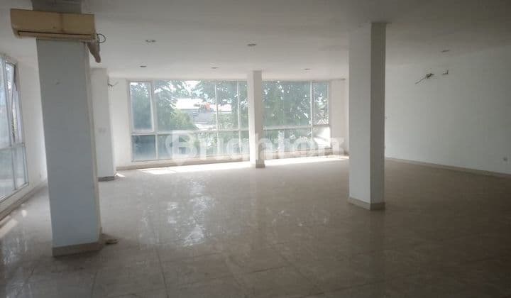 RUKO DISEWA HOOK BAGUS PERLU DICAT 3 LANTAI