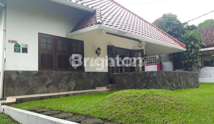 RUMAH DIJUAL ASRI SERASA VILLA dalam komplek
