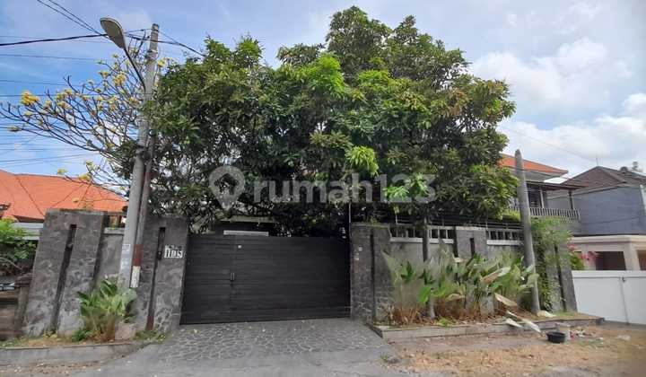 Semi Villa House Strategic Location In Denpasar Area