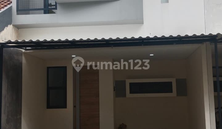 Rumah 3 Lantai SHM di Cinangka Depok Kprs SHM Dekat Tol