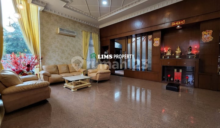 Jual Villa Posisi Hook Di Komplek Cemara Asri Jl.kasuari