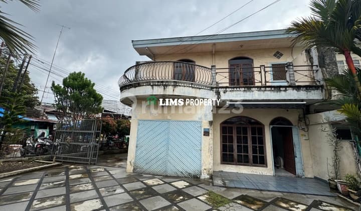 For Sale Villa Hook On Hos Cokroaminoto Street At Gajah Intersection, Medan City SHM - Certificate of Ownership Prime City Location Super Strategic Near Sutomo 1 School, Near Thamrin