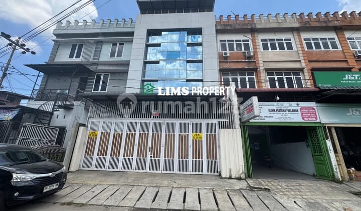 Ruko Gandeng Jl.pahlawan ( Ex Klinik Kecantikan )