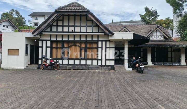 Rumah Usaha Dago,Strategis Siap Pakai Harga Bawah Appraisal