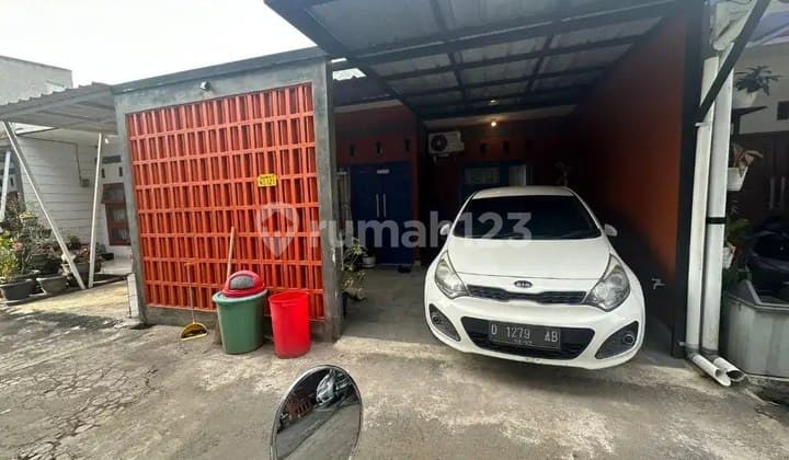 Rumah Minimalis di Cihanjuang Siap Huni, Lingkungan Asri,