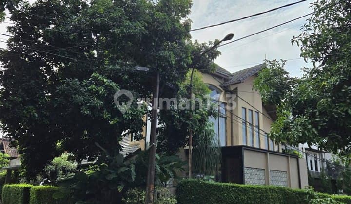 Rumah di Setiabudi Regency Dekat Upi Dalam Cluster Bandung