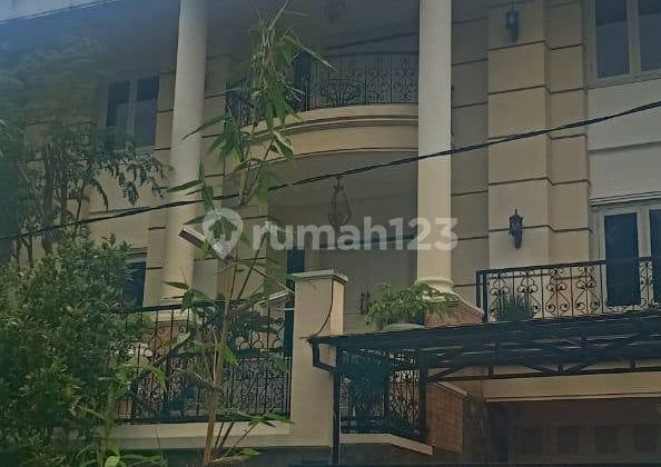 Rumah Mewah Siap Huni Komplek Elite Setraduta Bandung Utara