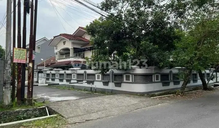 Rumah Siap Huni Tanah Luas di Komplek Turangga Kota Bandung