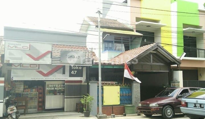 Strategic Mainroad Ready-to-Occupy House in Antapani Area, Bandung City