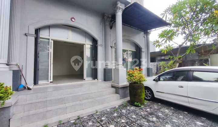 Disewakan Ruko dengan Parkir Besar di Jl Pantai Pererenan