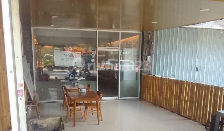 Disewakan Ruko 3 Lantai Siap Huni Di Jl Dewisri Dekat Seminyak