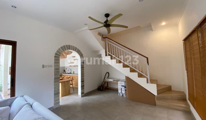Satu Sistem Rumah Untuk Disewa Di Jalan Sunset Seminyak