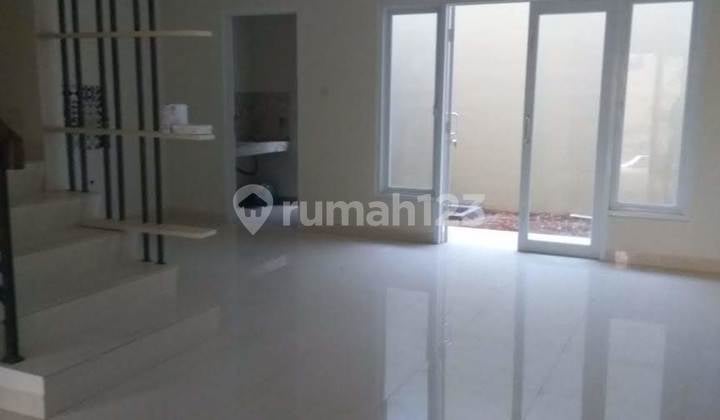 Dijual Rumah termurah harga dibawah NJOP bagus 2 lantai di meruya jakbar