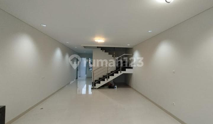 Di Jual Rumah Baru Kavling Dki Sangat Mewah dan Nyaman dengan Row Jalan Besar