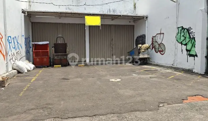 For Rent: Ex-Indomaret Shop House in Jatinegara, Main Roadside