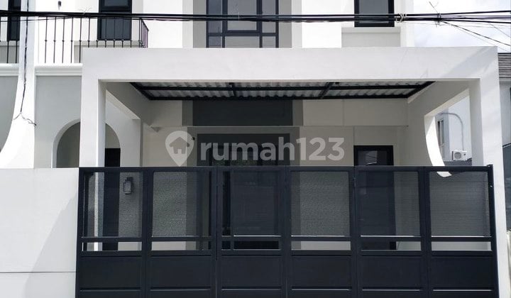 Dijual Rumah American Modern Minimalis 3 Lantai Pondok Tjandra Dijual Rumah American Modern Minimalis 3 Lantai Pondok Tjandra