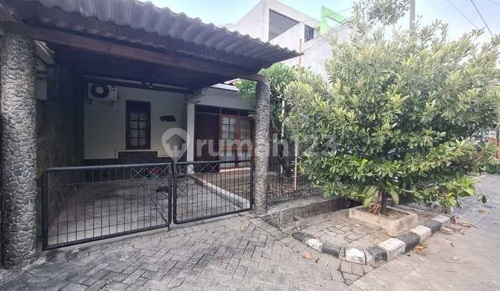 Dijual Rumah Babatan Pratama 1 Lantai Bagus Terawat