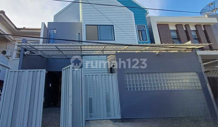 Dijual Rumah Manyar Tirtoasri 3 Lantai Siap Huni Ada Pool