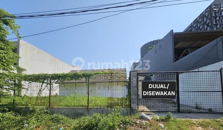 Dijual Rumah Komersial Hitung Tanah Dharmahusada Regency