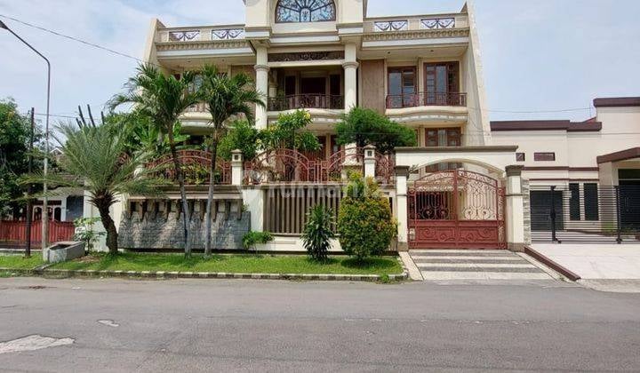 Dijual Rumah Mewah Margorejo Indah 3 Lantai Siap Huni Dijual Rumah Mewah Margorejo Indah 3 Lantai Siap Huni