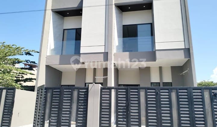 For Sale New Minimalist House in Tenggilis Mejoyo, 2 Floors