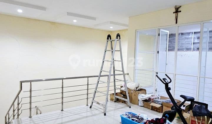 For Sale Mulyosari Utara 2-Story House Fully Furnished