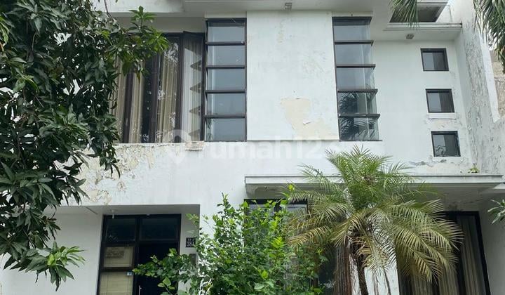 Dijual Rumah Citraland Utama 2,5 Lantai Siap Huni
