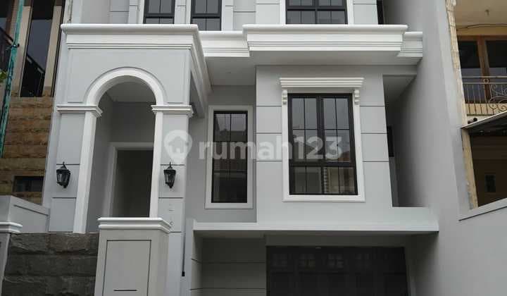 Dijual Rumah Baru Gress Graha Family dkt Pakuwon Mall