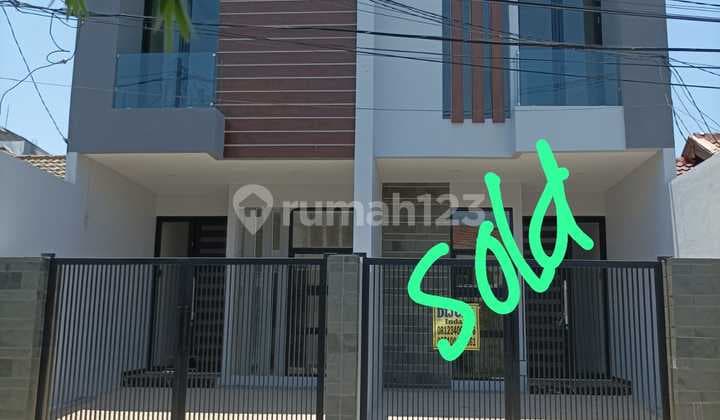 Dijual Rumah Klampis 2 Lantai Baru Minimalis