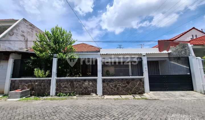 For Sale: Well-Maintained, Ready-to-Occupy Good House in Lebak Arum For Sale: Well-Maintained, Ready-to-Occupy Good House in Lebak Arum