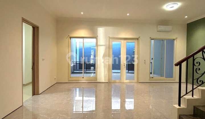 Dijual !! Rapih dan Siap Huni !! Emerland - Phg Gading Serpong