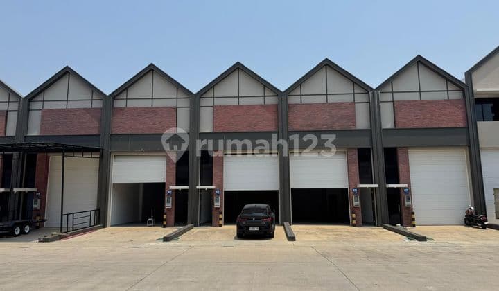 Gudang Gandeng atau Satuan Siap Pakai Kawasan Perudangan Bizpark.