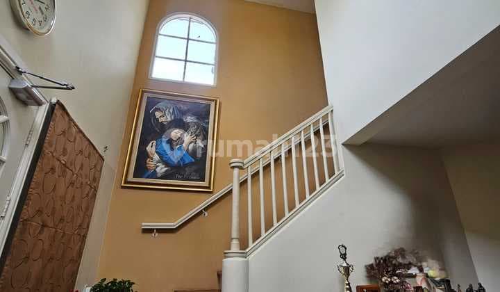 Rumah Mewah Nyaman Siap Huni 4+1 BR Strategis di Lippo Karawaci