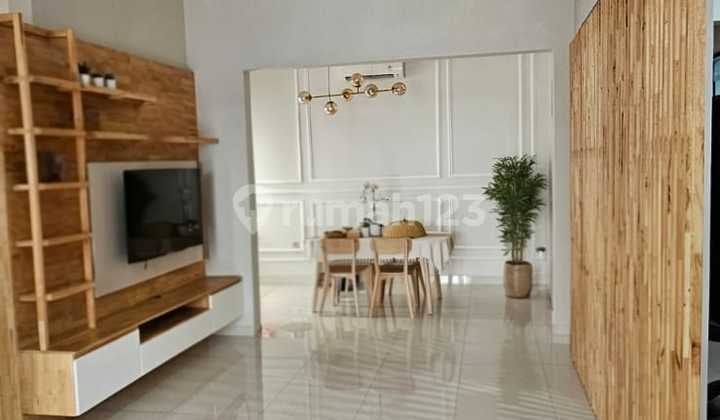 Beautiful House Comfortable Living Furnished Cluster Hazel Banjar Wijaya