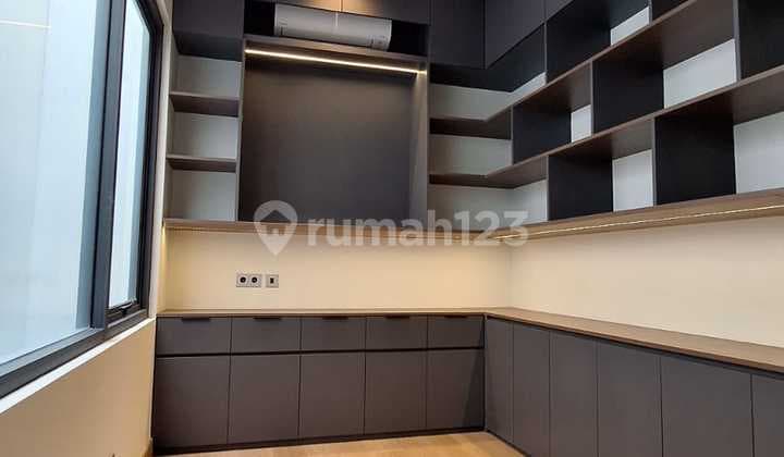 Siap Huni & Lokasi Strategis! Rumah 2 Lantai di Discovery Bintaro - Bebas Banjir, Legalitas SHM & Listrik 3500 Watt (Sp 0200)