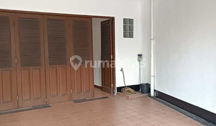 Harga Terbaik! Disewakan Rumah Luas 2 Lantai Siap Huni & Lokasi Strategis di Bintaro Sektor 5 - Tanah Luas & Full AC (Sp 1010)
