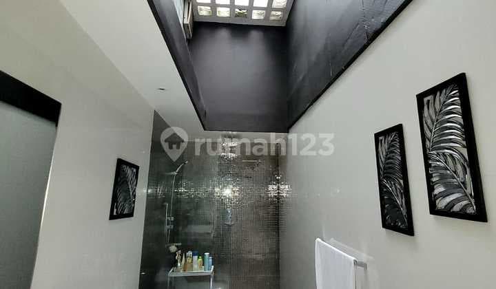 Spacious & Very Beautiful Land! 2-Story House in Sector 9 Bintaro - Strategic Location, Ready to Move In & Freehold (SHM) (Sp 0866)