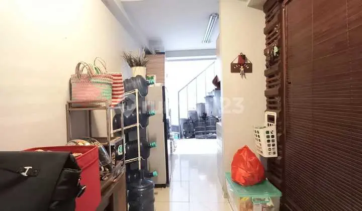 Sangat Cantik & Premium! Rumah 2,5 Lantai di Kebayoran Bintaro - Lokasi Strategis, Siap Huni & SHM (Sp 1068)