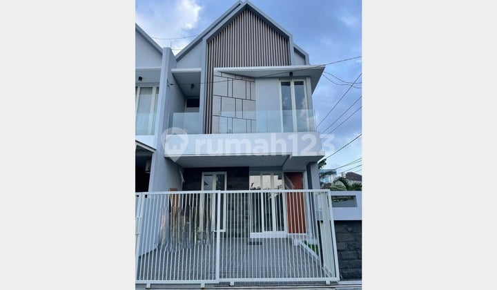 Rumah Baru, Murah dan Strategis, Dekat MERR dan Galaxy Mall, Manyar Surabaya