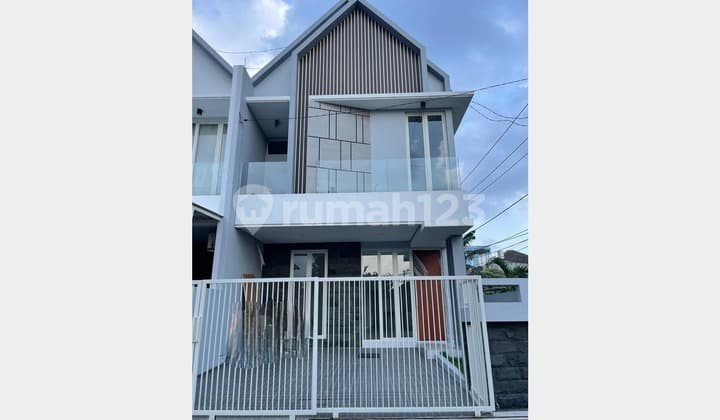 Rumah Hook, Dekat MERR, Murah Strategis, Manyar Surabaya Kota