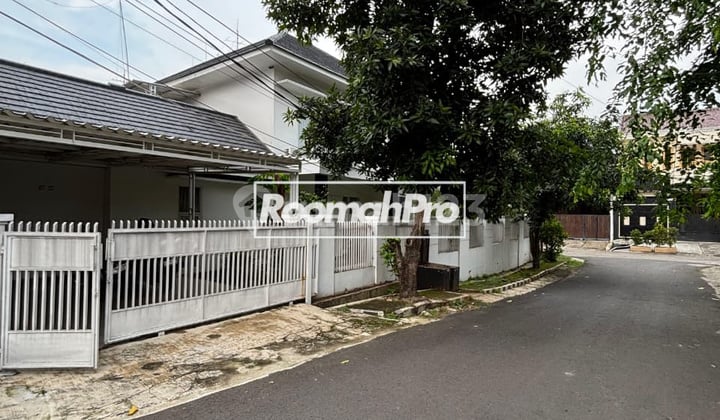 Rumah Hook Siap Huni Dalam Komplek Duren Sawit Jakarta Timur