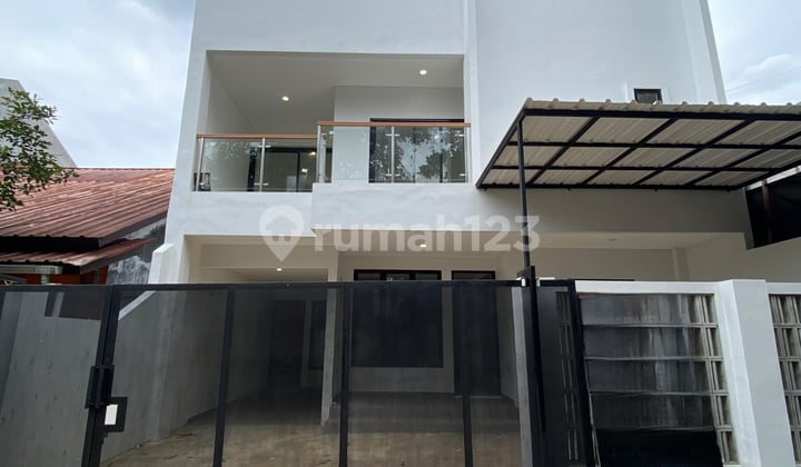 Rumah Baru Renovasi Tanah Luas Dalam Komplek Strategis di Jagakarsa Jakarta Selatan