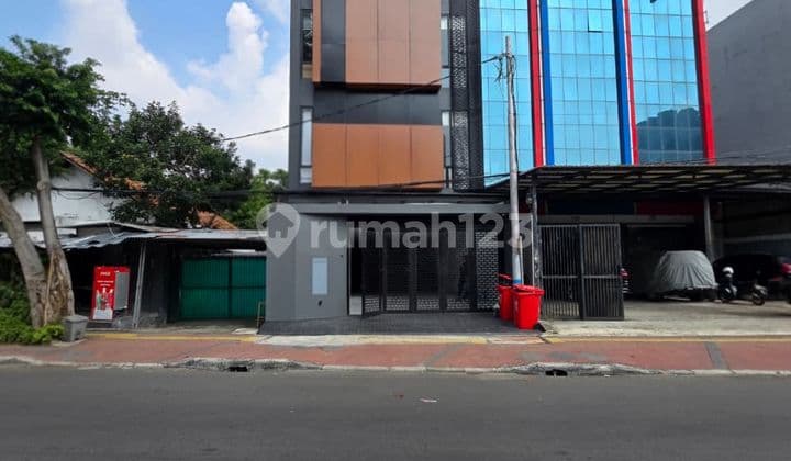 Brand New Exclusive Boarding House, Strategic Location in Salemba, Central Jakarta