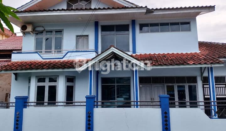 rumah disewakan besar,bisa buat kantor depan big mall samarinda