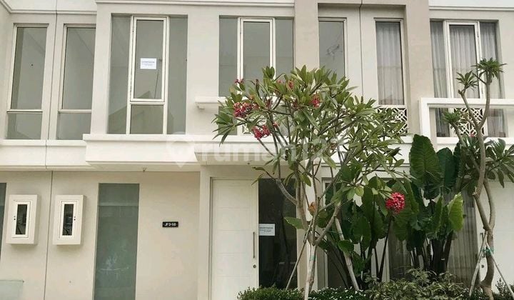 Disewakan Rumah Grand Pakuwon Banyak Fasilitas Harga Terjangkau